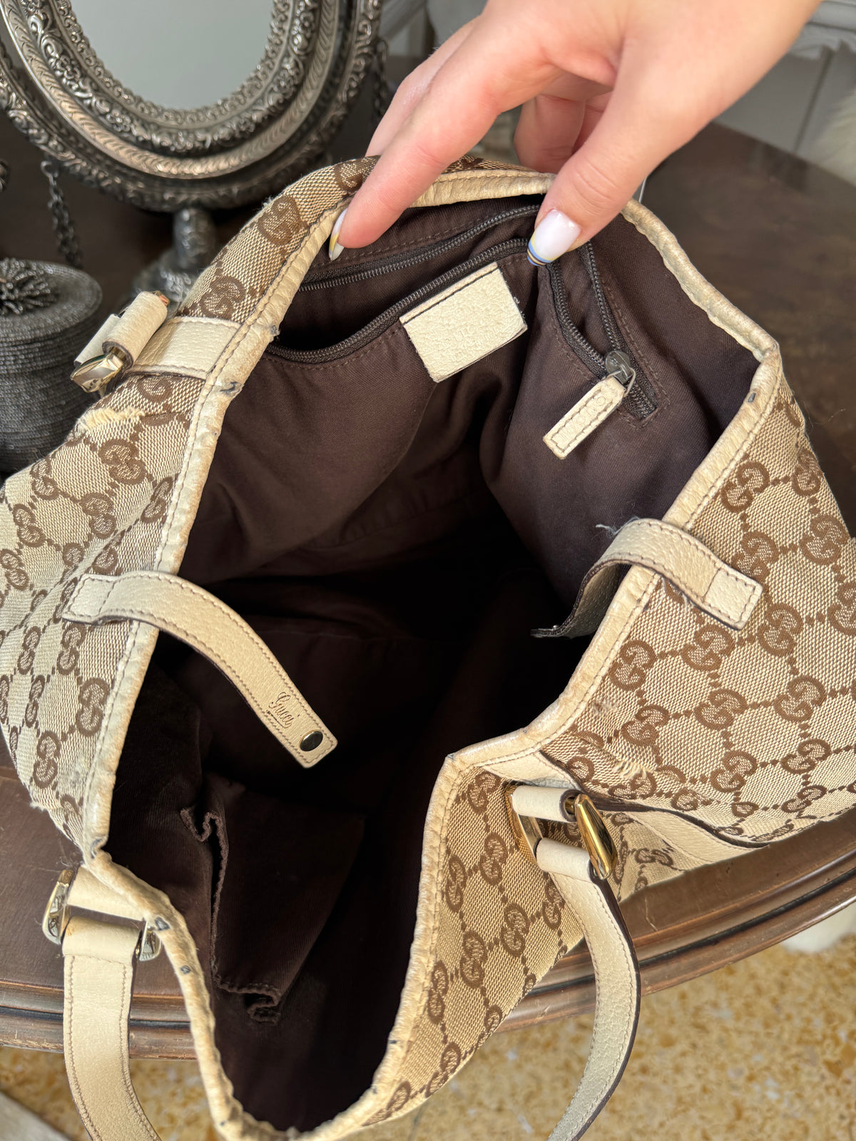 Authentic Gucci Abbey Monogram Shoulder Bag