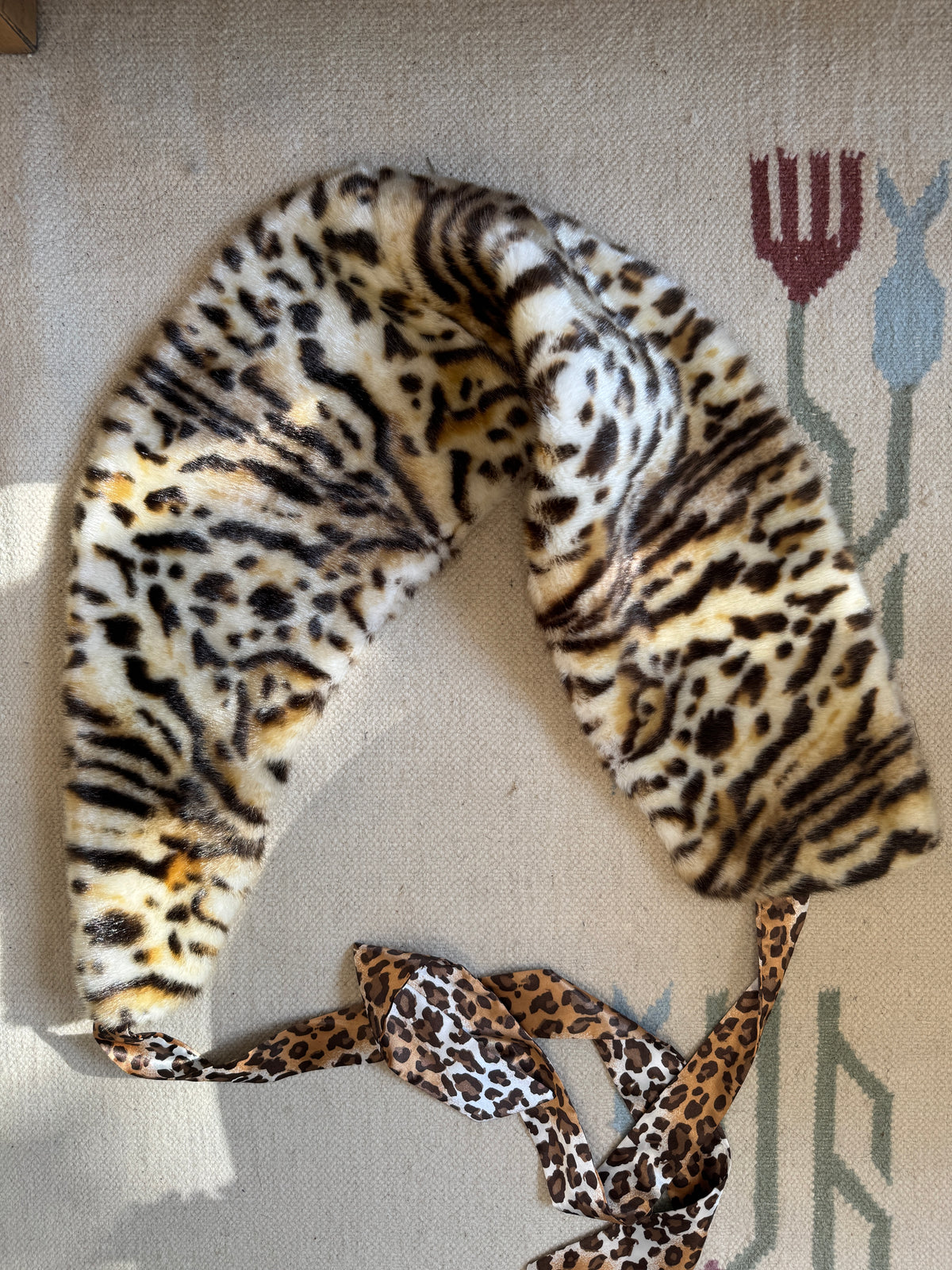 Brown Leo Faux Fur Collar