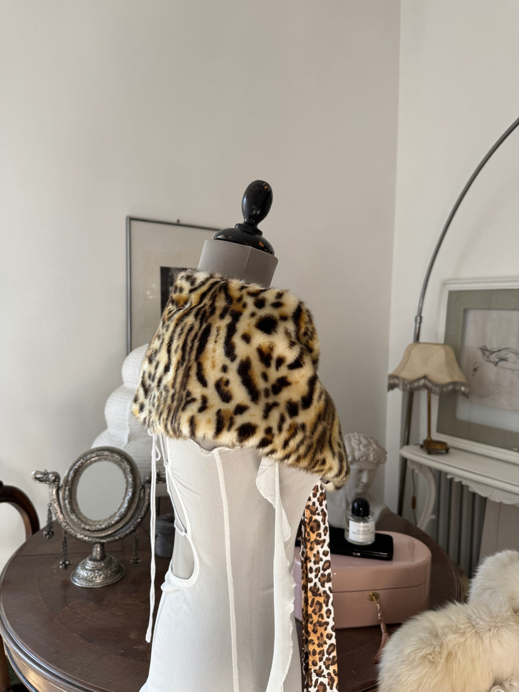 Brown Leo Faux Fur Collar